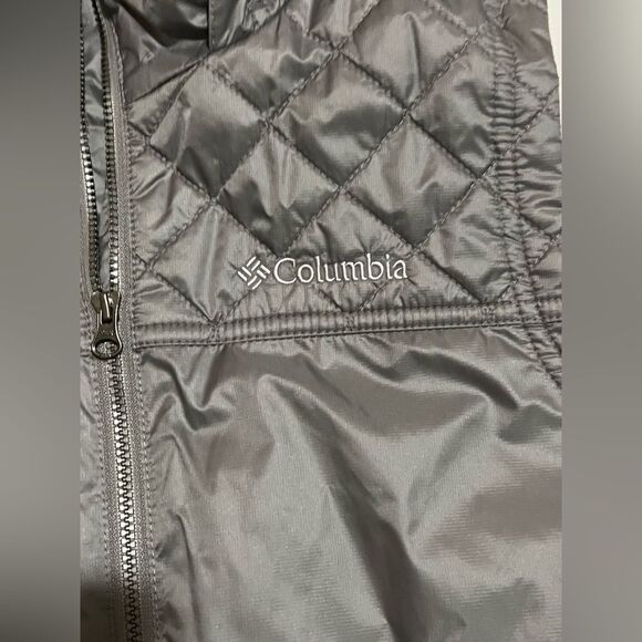 Columbia Vest - Picture 2 of 7